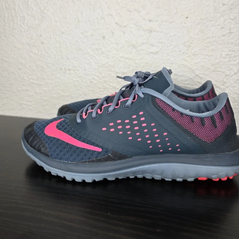 Nike FS Lite Run 2 Gray/Pink Running Shoes 684667-005 Womens Size 8.5 - Picture 2 of 16